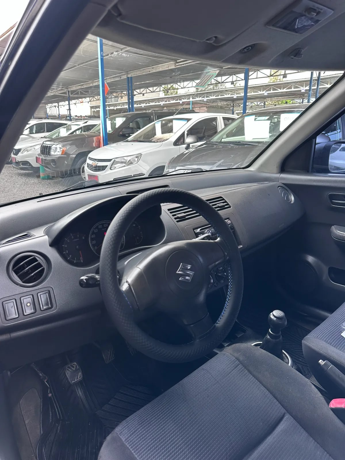 SUZUKI SWIFT 1.3 Gl Mt año 2011