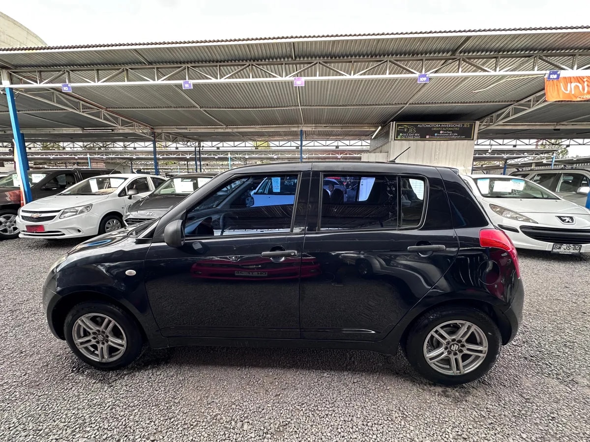 SUZUKI SWIFT 1.3 Gl Mt año 2011
