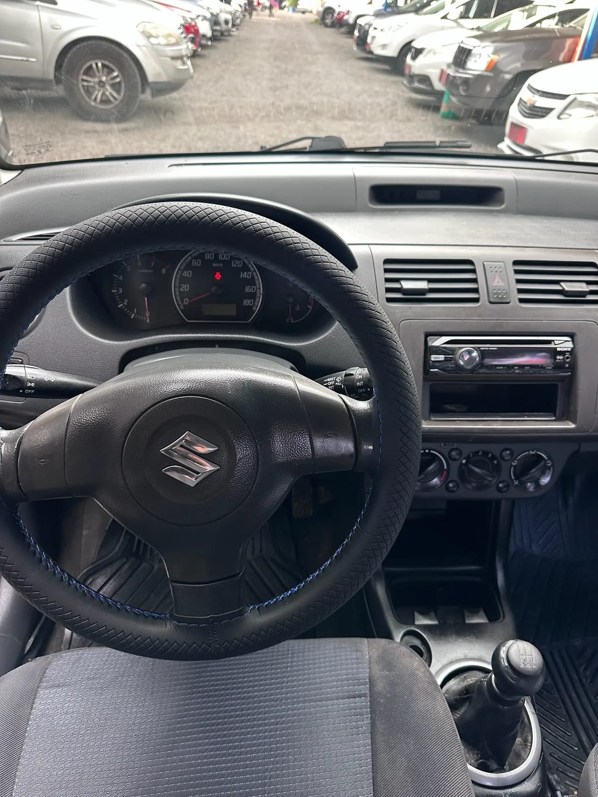 SUZUKI SWIFT 1.3 Gl Mt año 2011