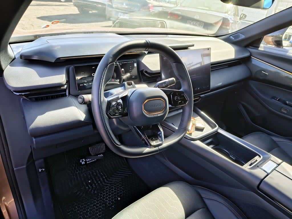 Lynk&Co 08 1.5 Hibrido 4x2 T/a Halo año 2026
