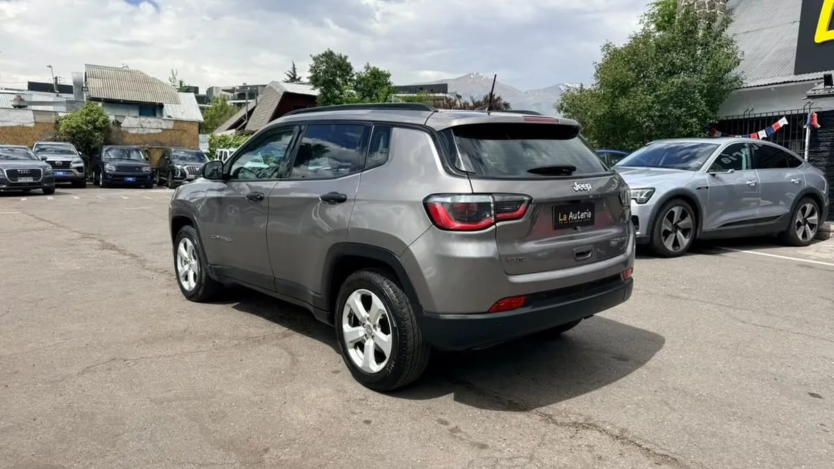 Jeep Compass Sport 2.4 Aut año 2018