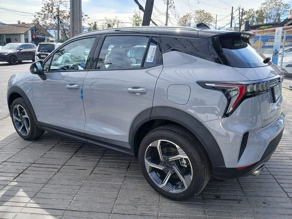 Lynk&Co 06 06 1.5t At Halo año 2027