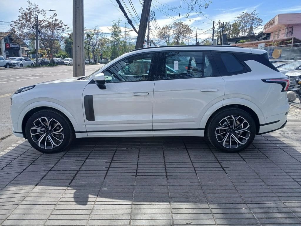 Lynk&Co 09 09 12.0t At Halo año 2027