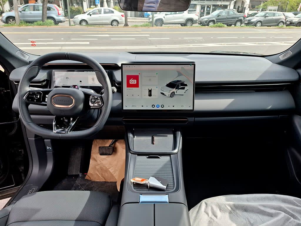 Lynk&Co 08 Phev año 2027