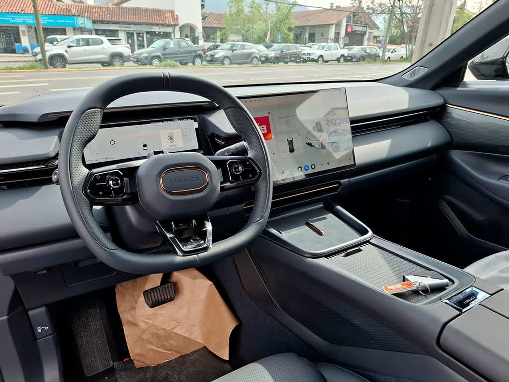 Lynk&Co 08 Phev año 2027