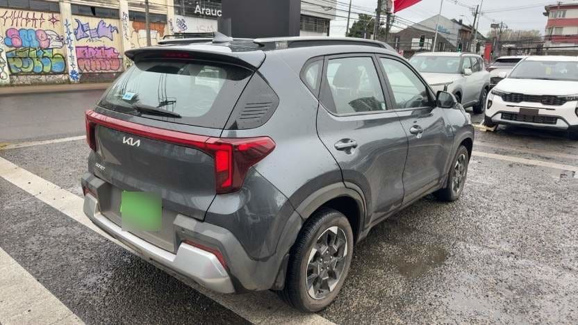 Kia Sonet 1.5 Ex 4x2 6mt 5p año 2024
