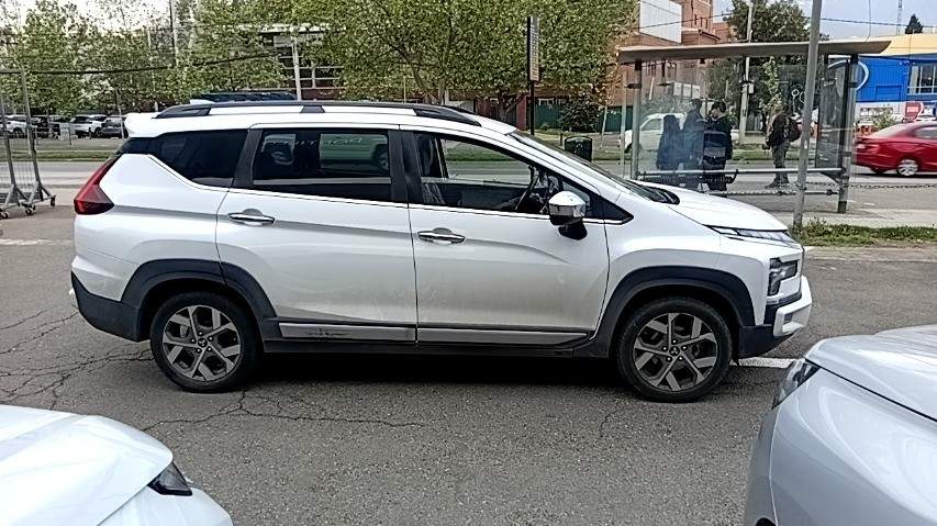 Mitsubishi Xpander 1.5 Cross 4x2 At 5p año 2024