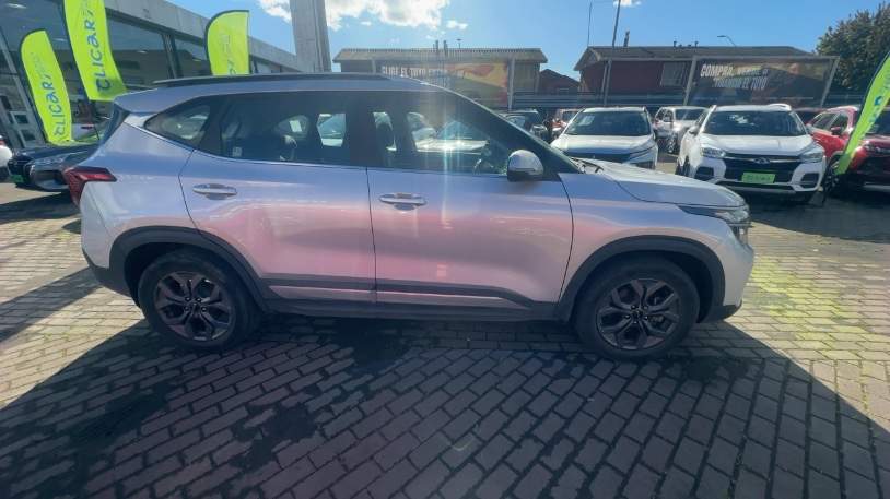 Kia Seltos 1.5 Ex 4x2 6mt 5p año 2024
