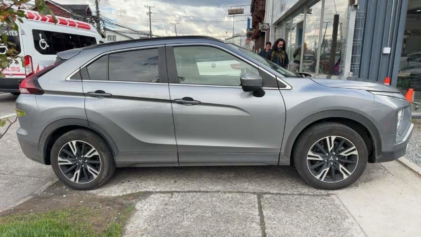 Mitsubishi Eclipse Cross 1.5 Rs N 4x2 At 5p año 2024