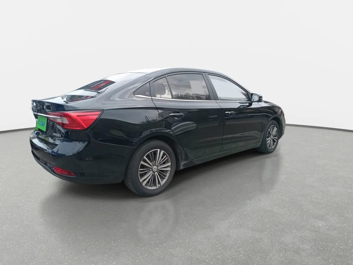 MG 5 1.5 Dlx 4x2 Mt 4p año 2024