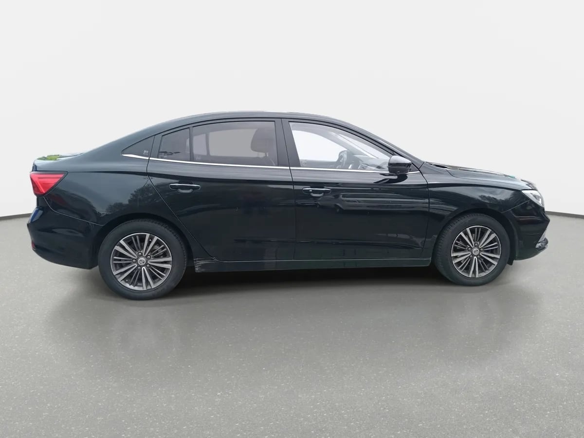 MG 5 1.5 Dlx 4x2 Mt 4p año 2024