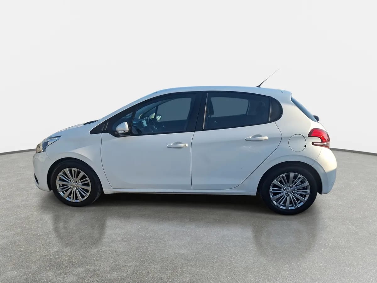 Peugeot 208 1.2 Active Pack Puretech 4x2 82hp Mt 5p año 2019