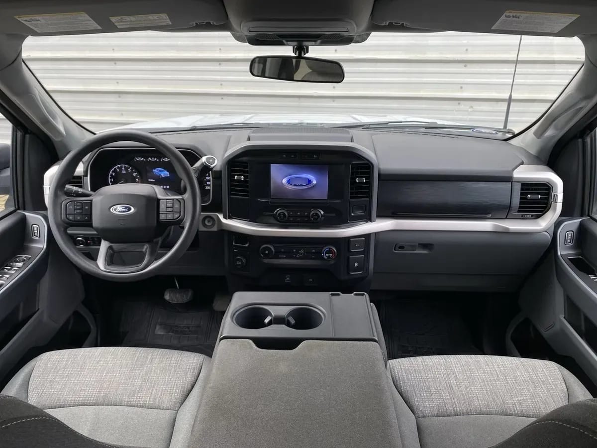 Ford F-150 3.3 Xlt Cc Dob. Cab. 4x2 At 4p año 2022