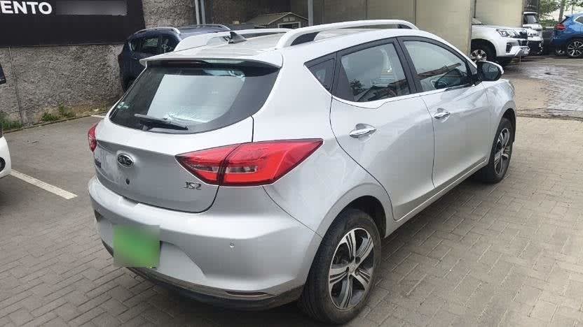 JAC Js2 1.5 Luxury 4x2 Mt 5p año 2021