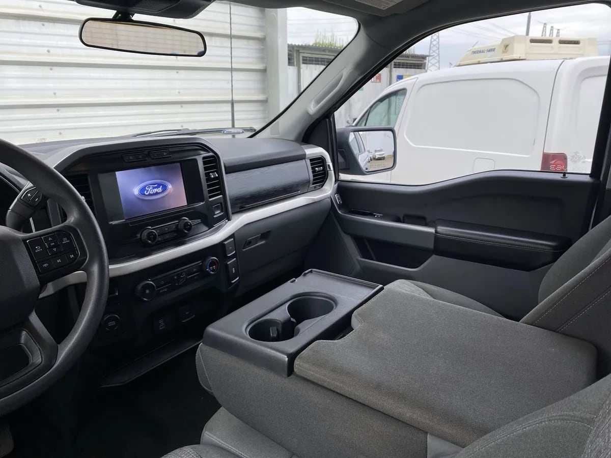 Ford F-150 3.3 Xlt Cc Dob. Cab. 4x2 At 4p año 2022