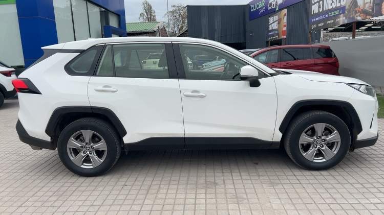 Toyota Rav 4 2.0 Le 4x2 Cvt At 5p año 2023