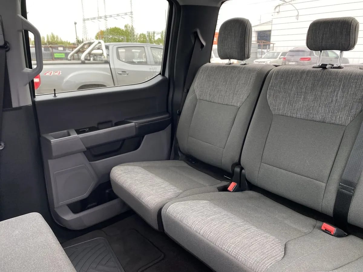 Ford F-150 3.3 Xlt Cc Dob. Cab. 4x2 At 4p año 2022