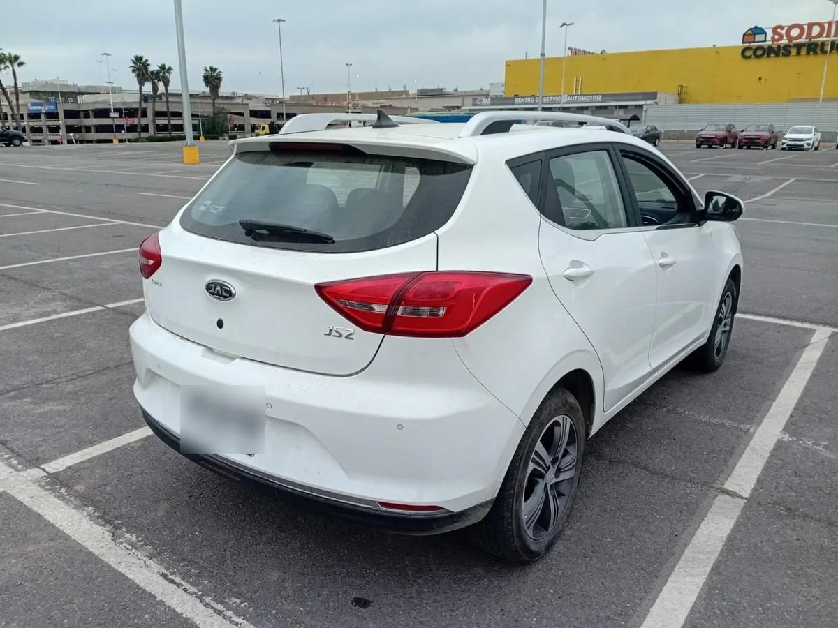 JAC Js2 1.5 Comfort Smart 4x2 Mt 5p año 2024