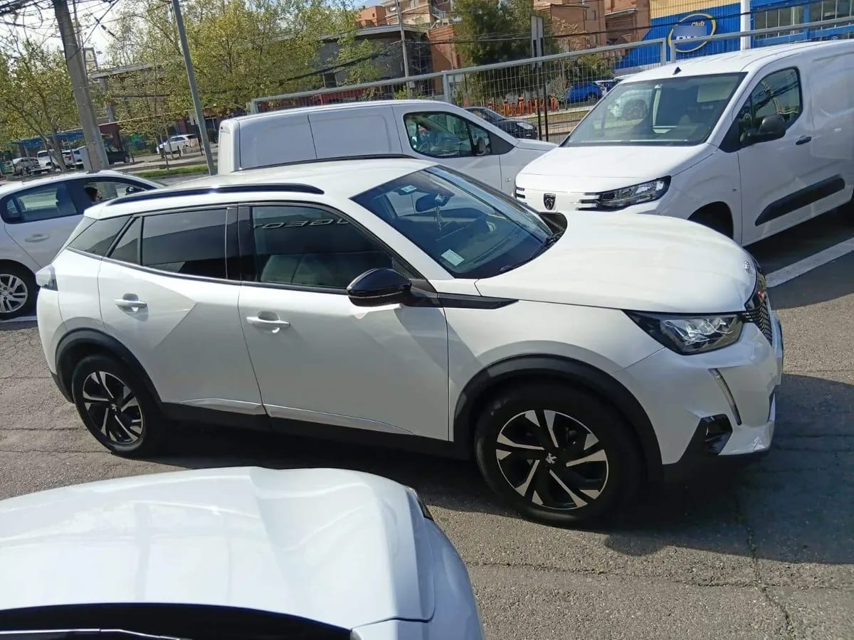 Peugeot 2008 1.2 Allure Puretech 130 4x2 At 5p año 2022