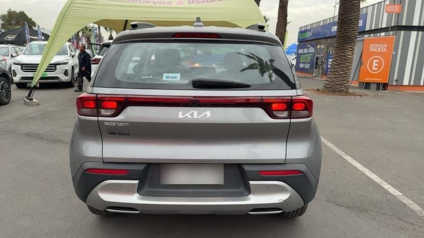 Kia Sonet 1.5 Ex Full Plus 4x2 6mt 5p año 2022