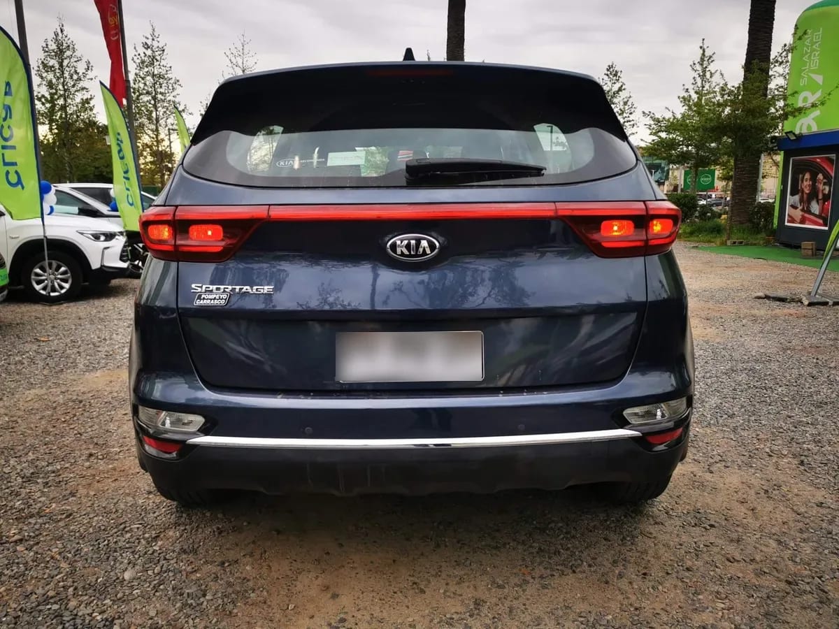 Kia Sportage 2.0 Lx 2wd 6at 5p año 2021