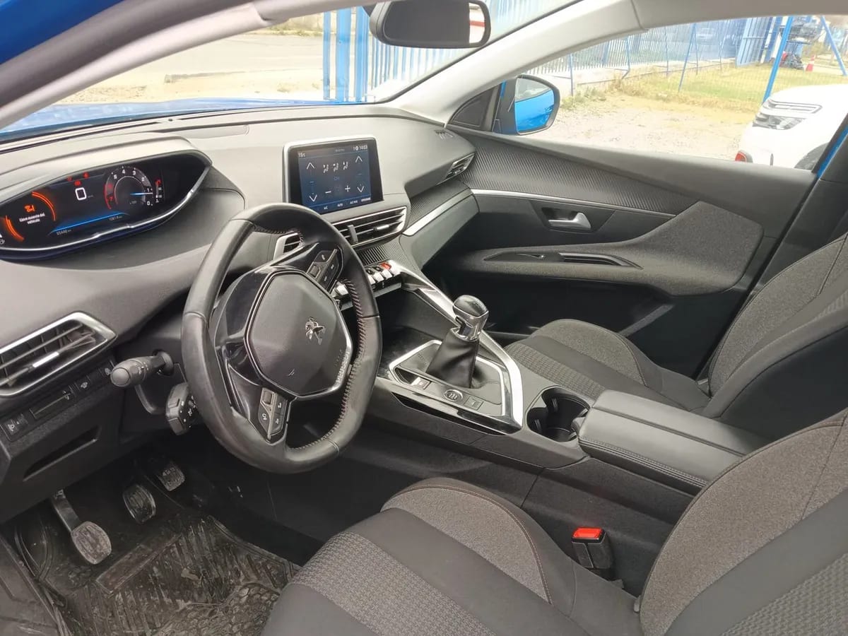 Peugeot 3008 1.2 Active Puretech 4x2 130 Mt6 5p año 2021