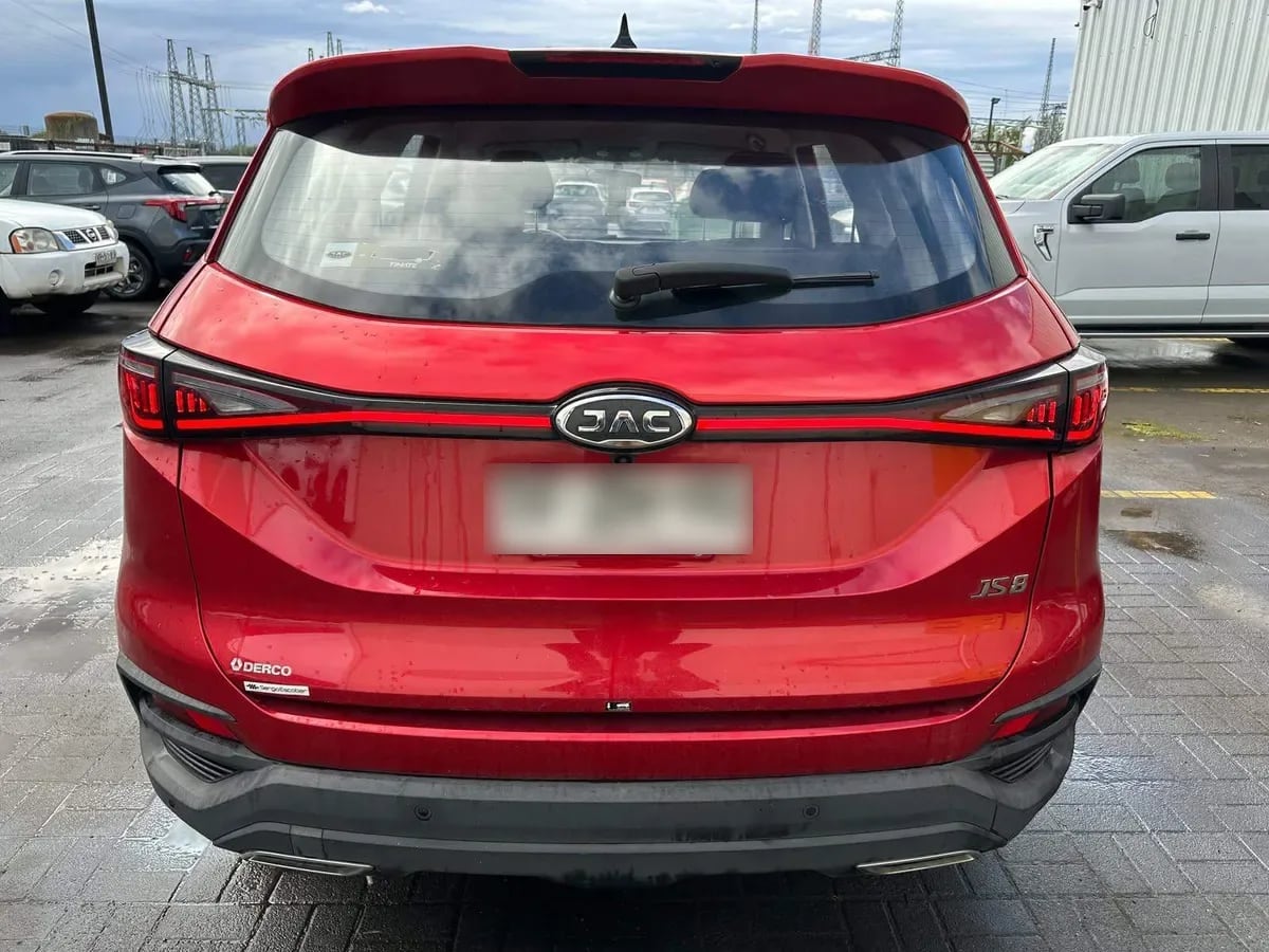 JAC Js8 1.5 Luxury Se 4x2 6mt 5p año 2024