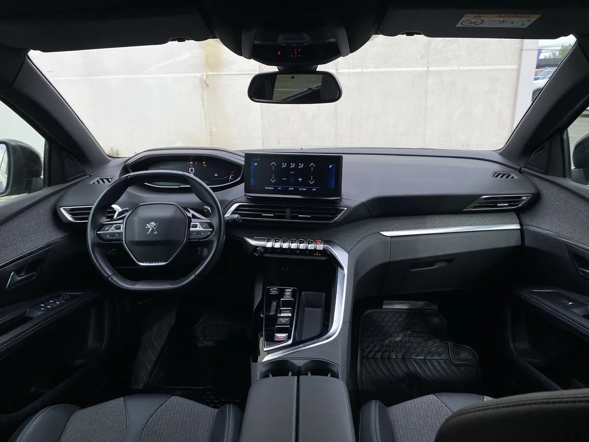 Peugeot 5008 1.5 Allure Pack Bluehdi 130 4x2 Eat8 5p año 2024