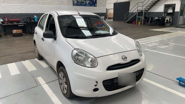 Nissan March 1.6 Active 4x2 Mt 5p año 2016