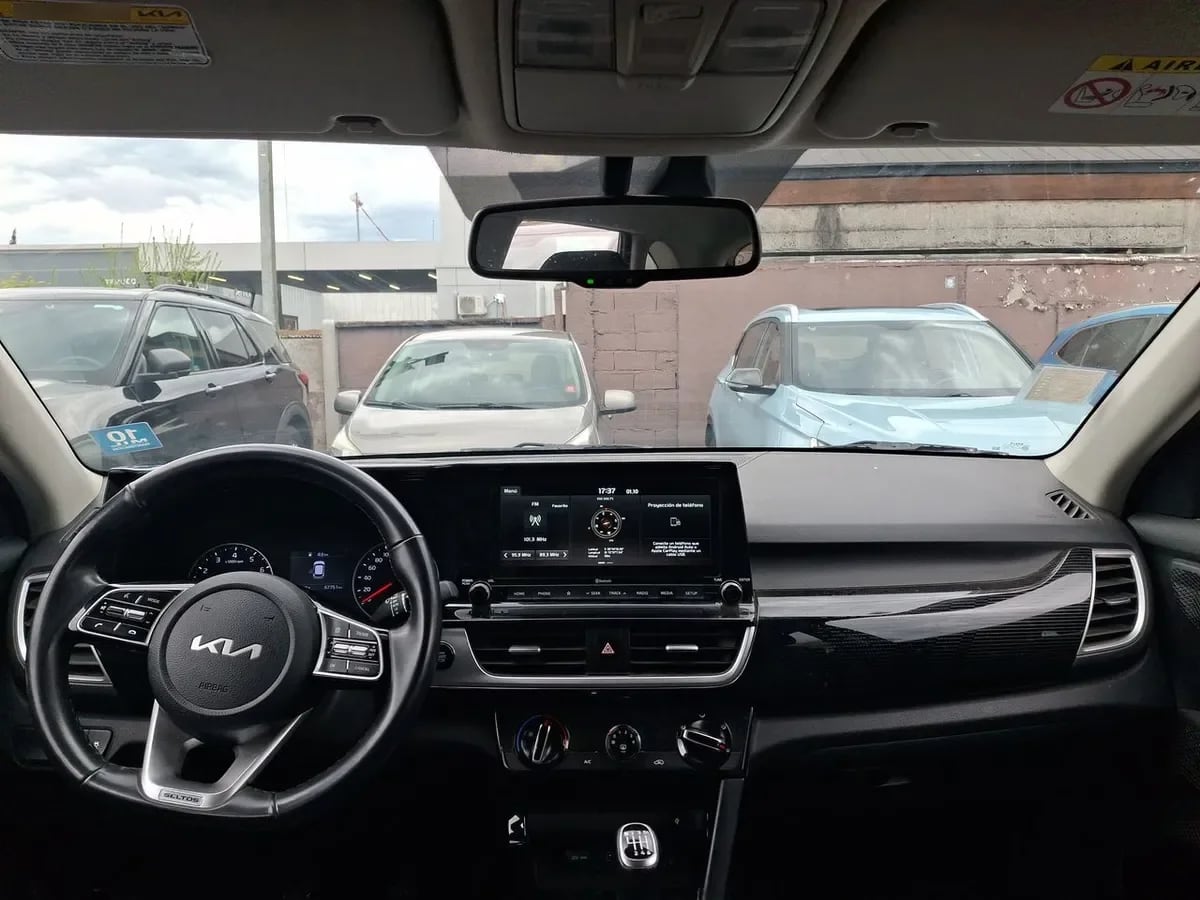 Kia Seltos 1.6 Ex Full 4x2 6mt 5p año 2023