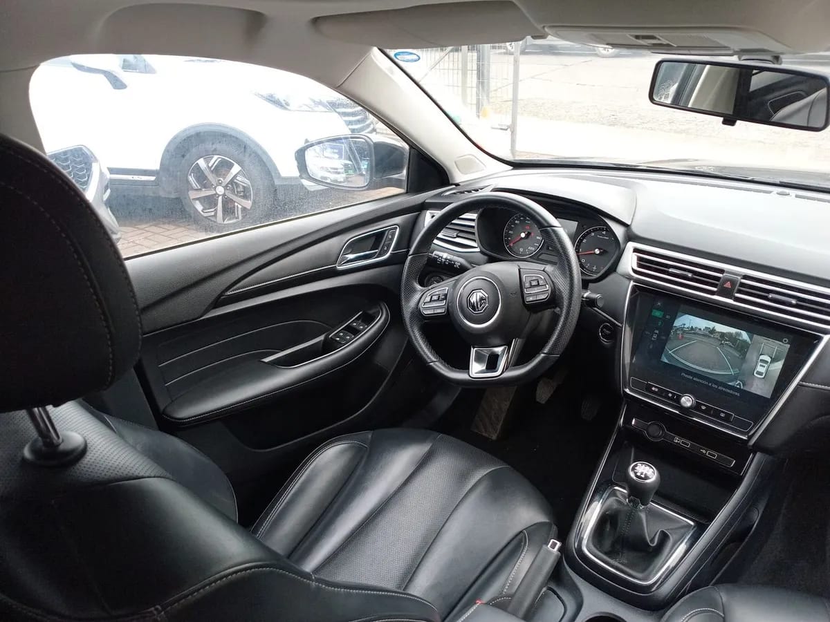 MG 5 1.5 Dlx 4x2 Mt 4p año 2024