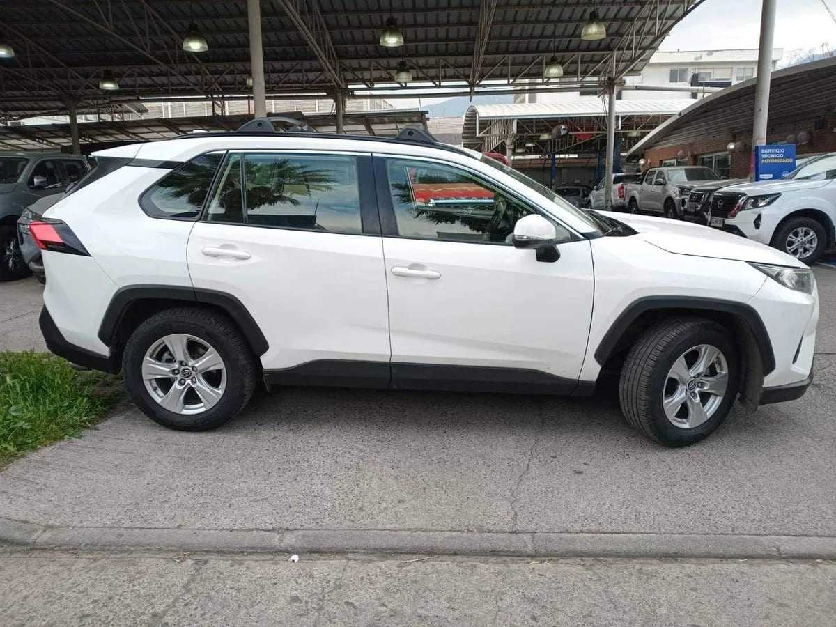 Toyota Rav 4 2.0 Le 4x2 Cvt At 5p año 2020