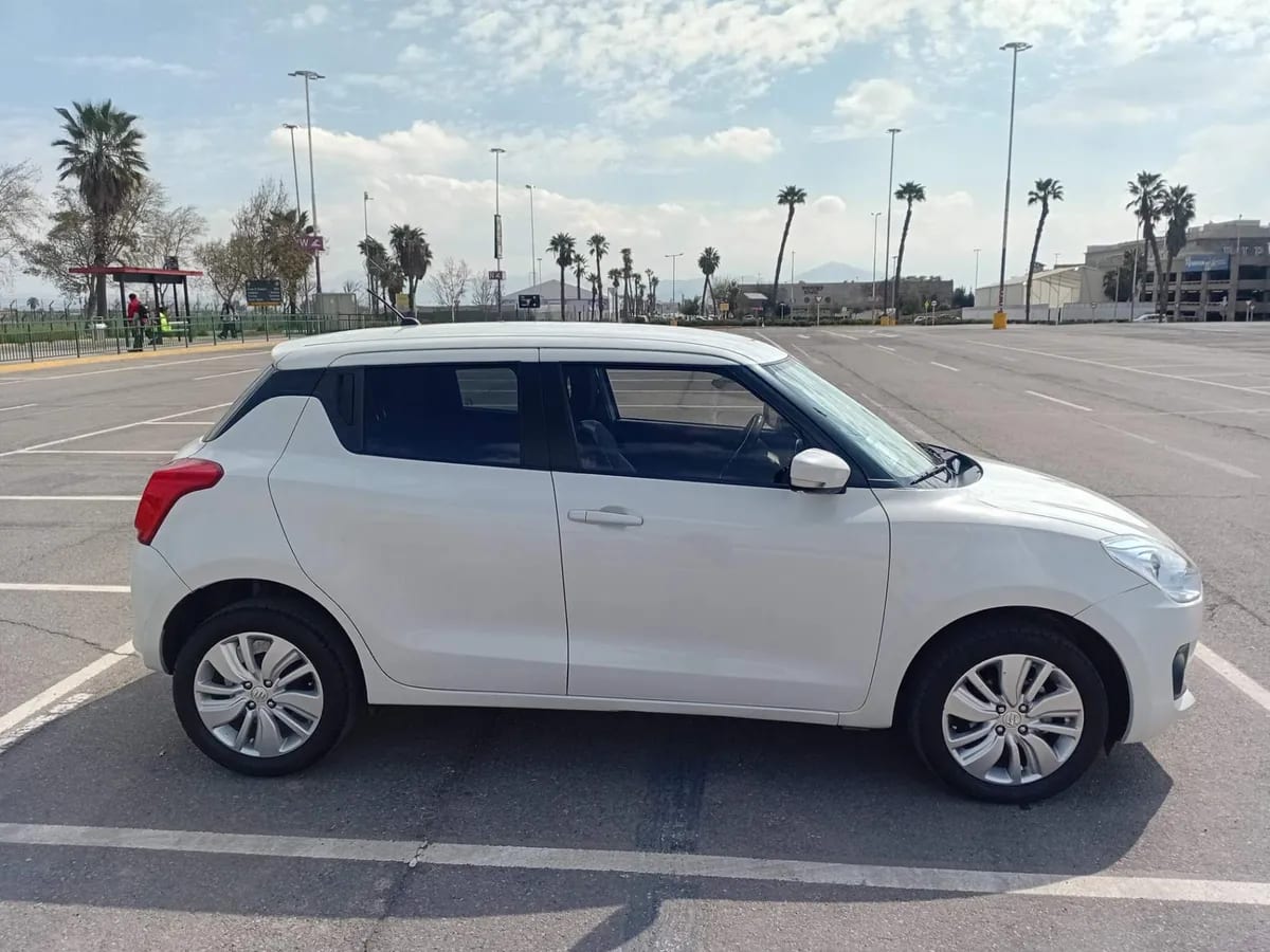 Suzuki Swift 1.2 Gl Sport Amt 4x2 Hb At 5p año 2024