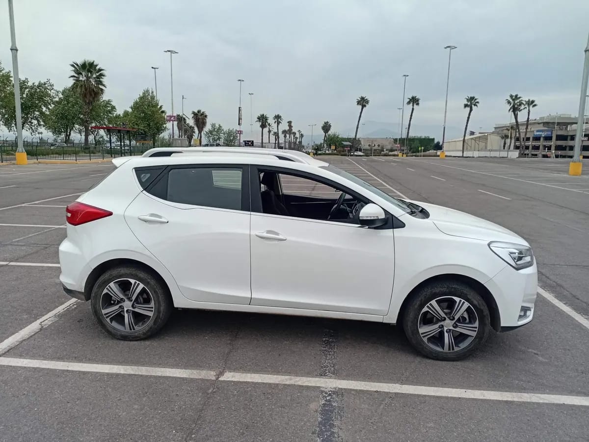 JAC Js2 1.5 Comfort Smart 4x2 Mt 5p año 2024