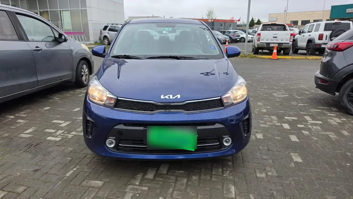 Kia Soluto 1.4 Ex Full 4x2 Srf Mt 4p año 2024