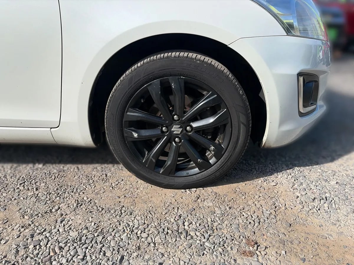 Suzuki Swift 1.2 Glx 4x2 Hb Ac Mt 5p año 2017