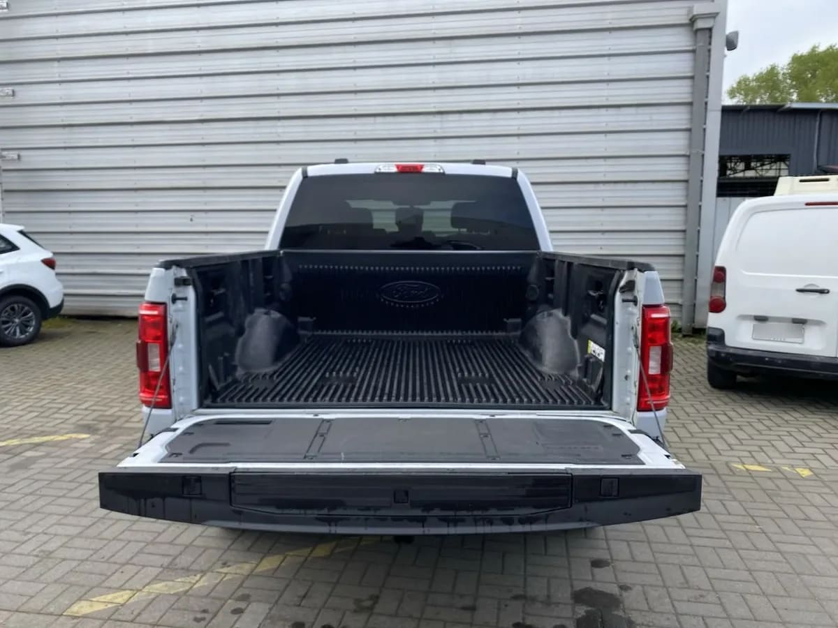 Ford F-150 3.3 Xlt Cc Dob. Cab. 4x2 At 4p año 2022