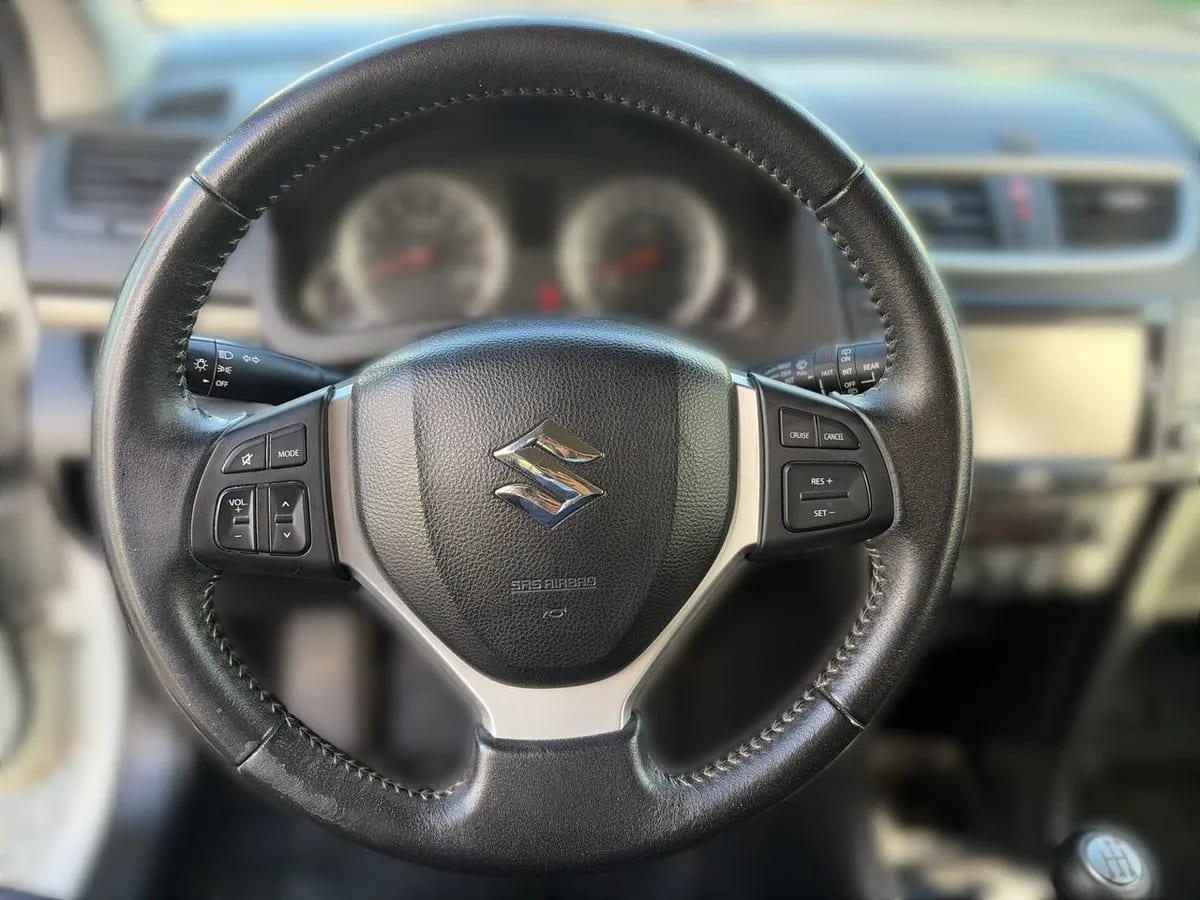 Suzuki Swift 1.2 Glx 4x2 Hb Ac Mt 5p año 2017