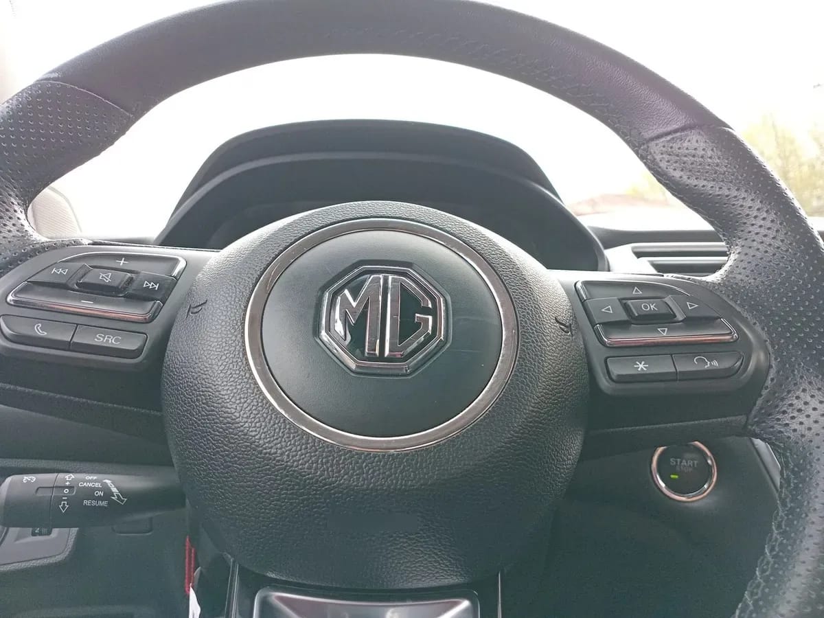 MG 5 1.5 Dlx 4x2 Mt 4p año 2024