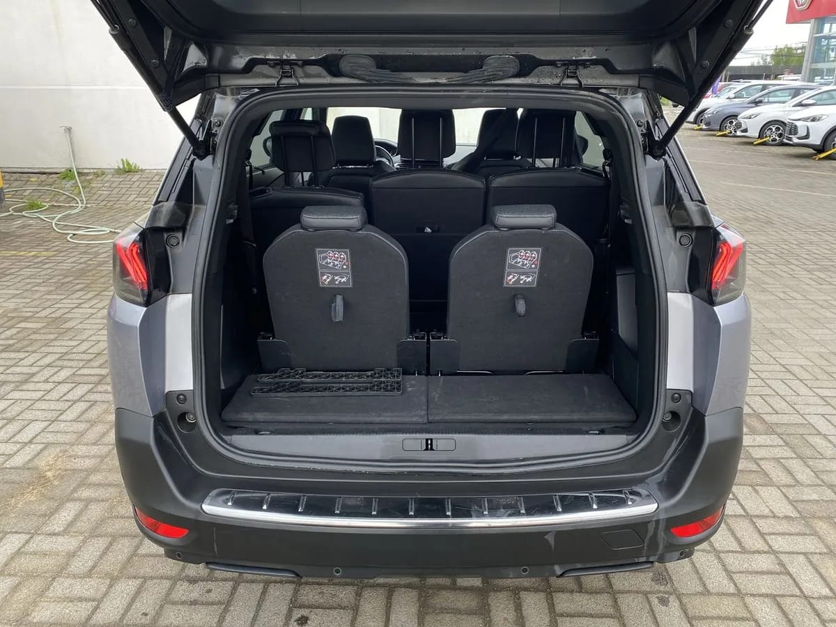 Peugeot 5008 1.5 Allure Pack Bluehdi 130 4x2 Eat8 5p año 2024