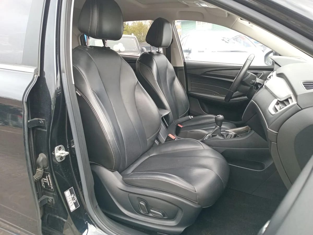 MG 5 1.5 Dlx 4x2 Mt 4p año 2024