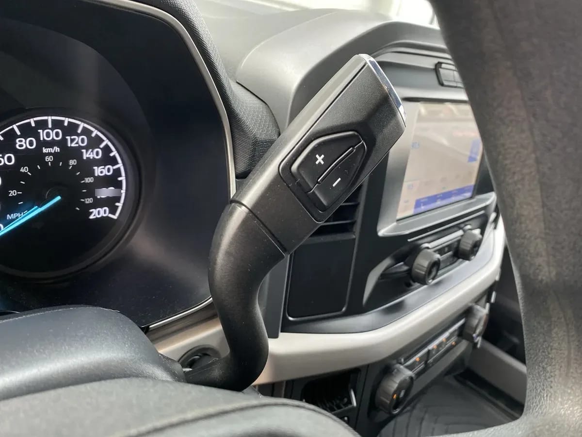 Ford F-150 3.3 Xlt Cc Dob. Cab. 4x2 At 4p año 2022