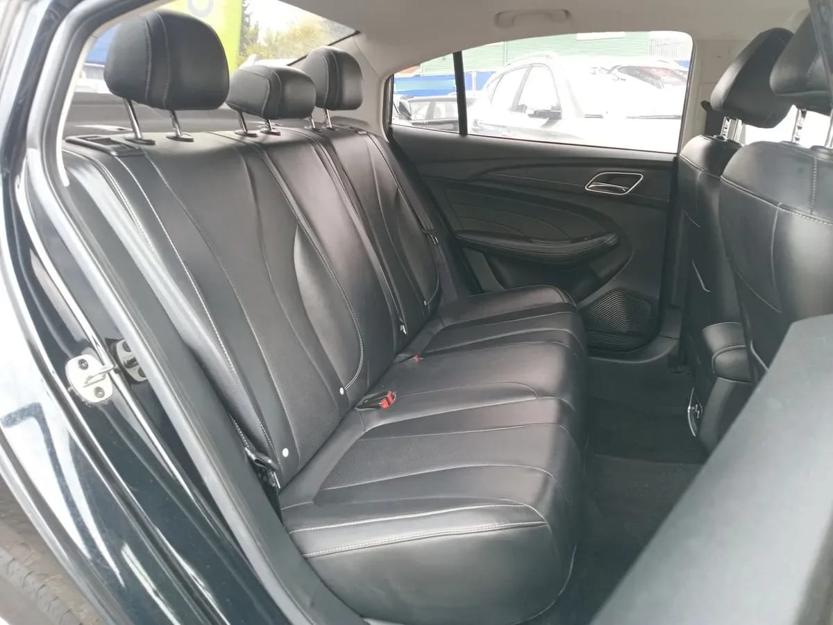 MG 5 1.5 Dlx 4x2 Mt 4p año 2024