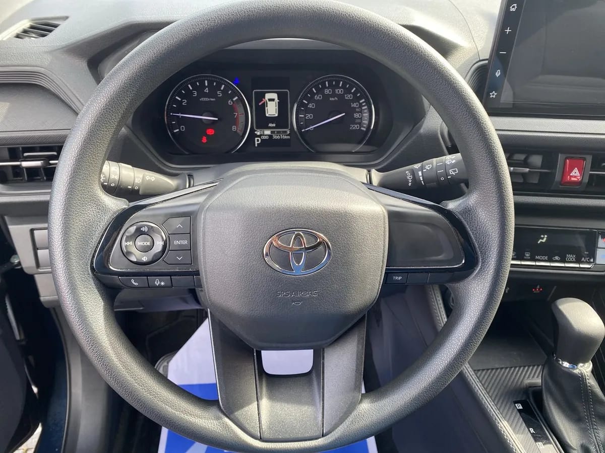 Toyota Yaris Cross 1.5 Xi 4x2 Cvt At 5p año 2025