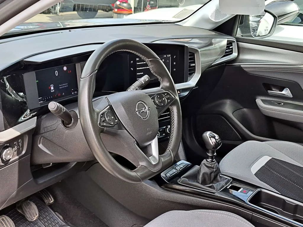 Opel Mokka 1.2t Elegance 4x2 Mt6 5p año 2023