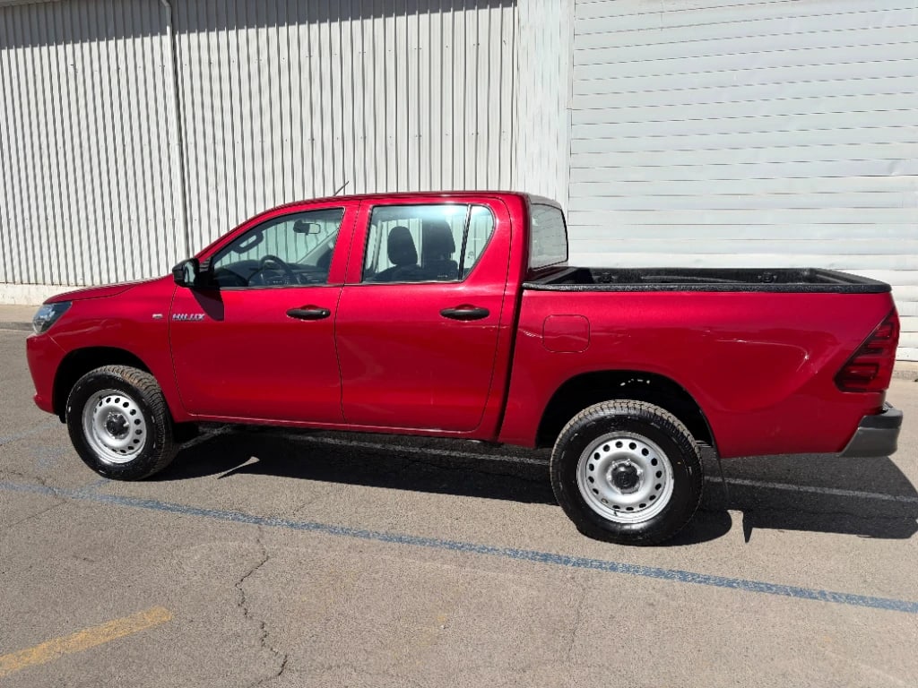 Toyota Hilux Dc 4x4 2.4 D Dx Mt año 2024