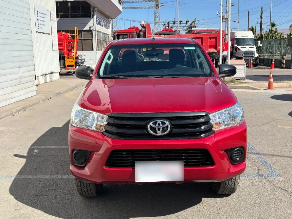 Toyota Hilux Dc 4x4 2.4 D Dx Mt año 2024