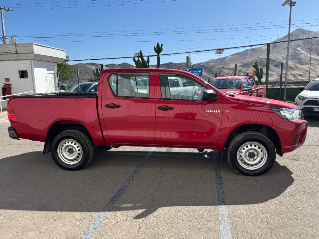 Toyota Hilux Dc 4x4 2.4 D Dx Mt año 2024