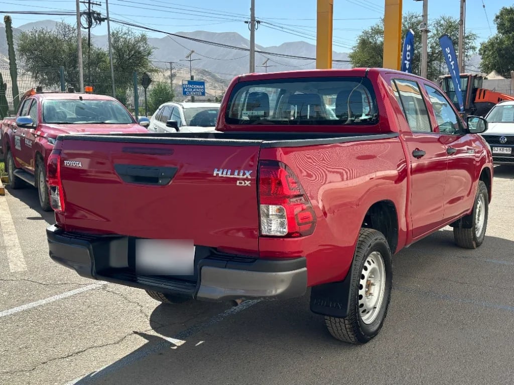 Toyota Hilux Dc 4x4 2.4 D Dx Mt año 2024