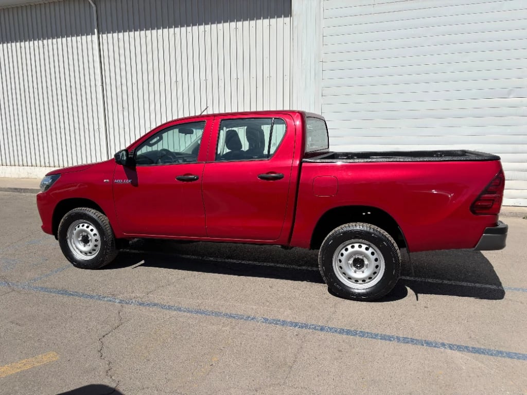 Toyota Hilux Dc 4x4 2.4 D Dx Mt año 2024